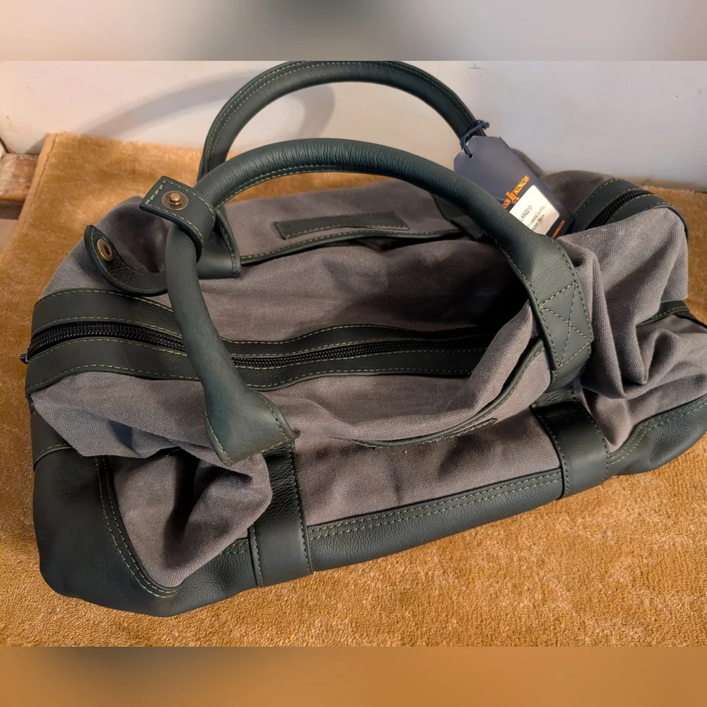 Links & Kings FJ Canvas And Leather Duffel Bag in Crown Green